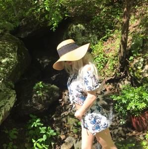 Meet your Posher, Adelena